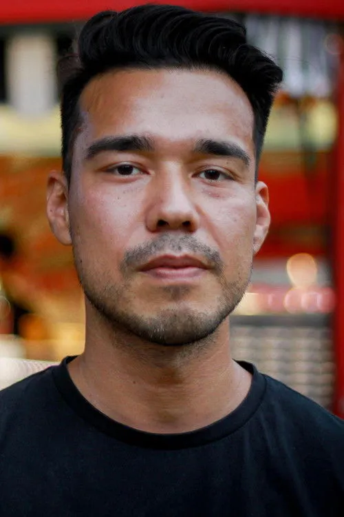 Adrian Chiarella Yönetmen Profil Görseli