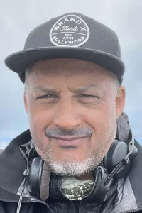 Julian Holmes Yönetmen Profil Görseli