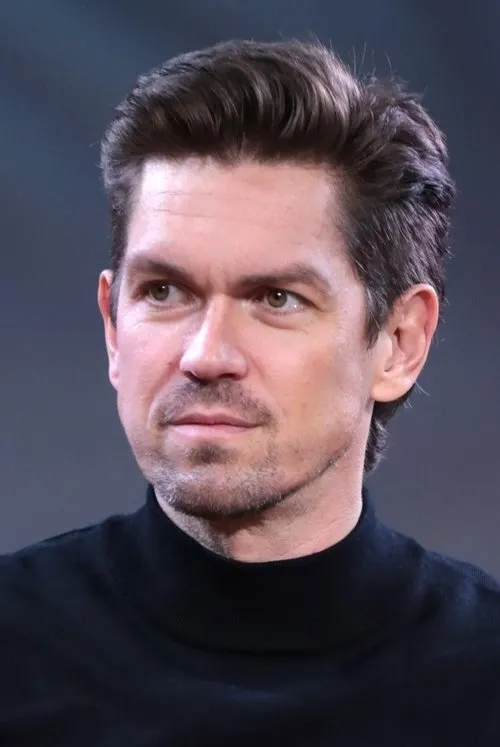 Steve Howey Oyuncu Profil Görseli